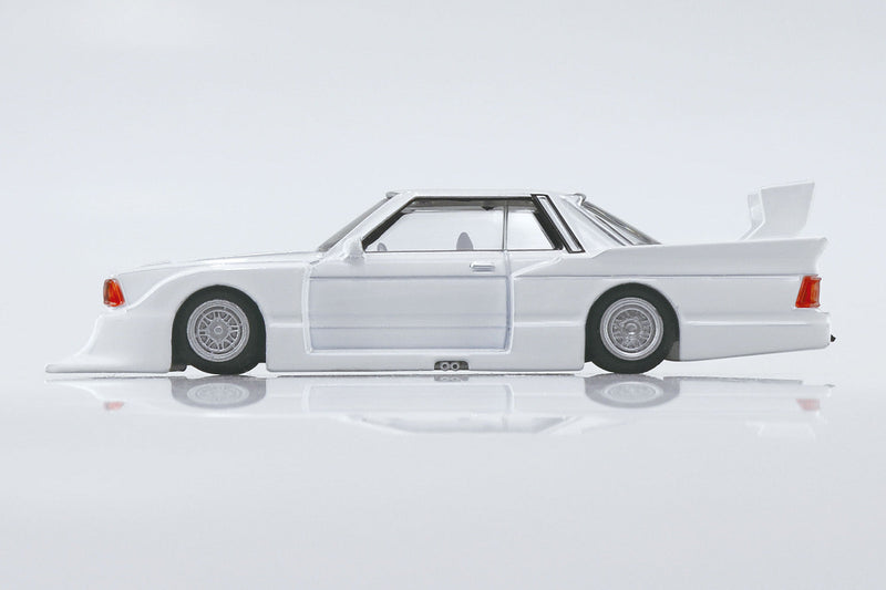 Aoshima 1:64 Liberty Walk Grachan Series 14 910 Bluebird 1983 (KY910) White