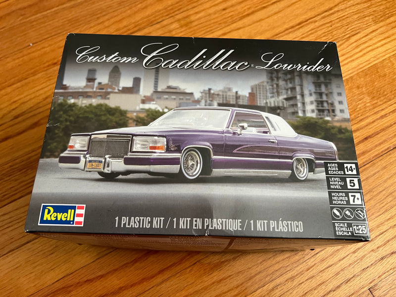 REVELL - Started Project 1/25 Cadillac Custom Lowrider